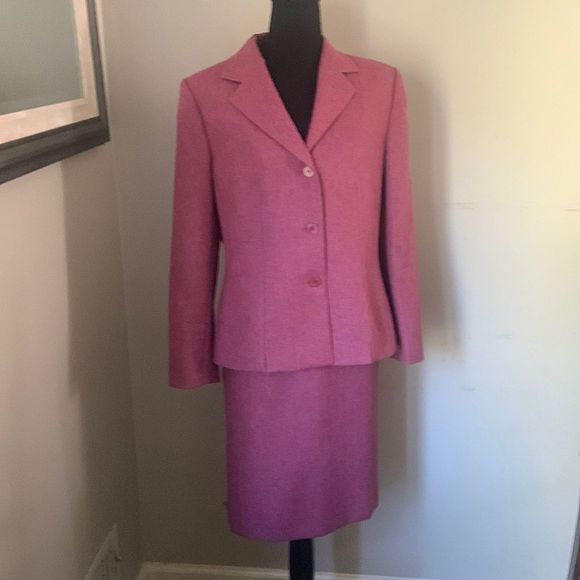 NWT Le Suit 12p 2 piece skirt and blazer suit ❤️ - Picture 2 of 13